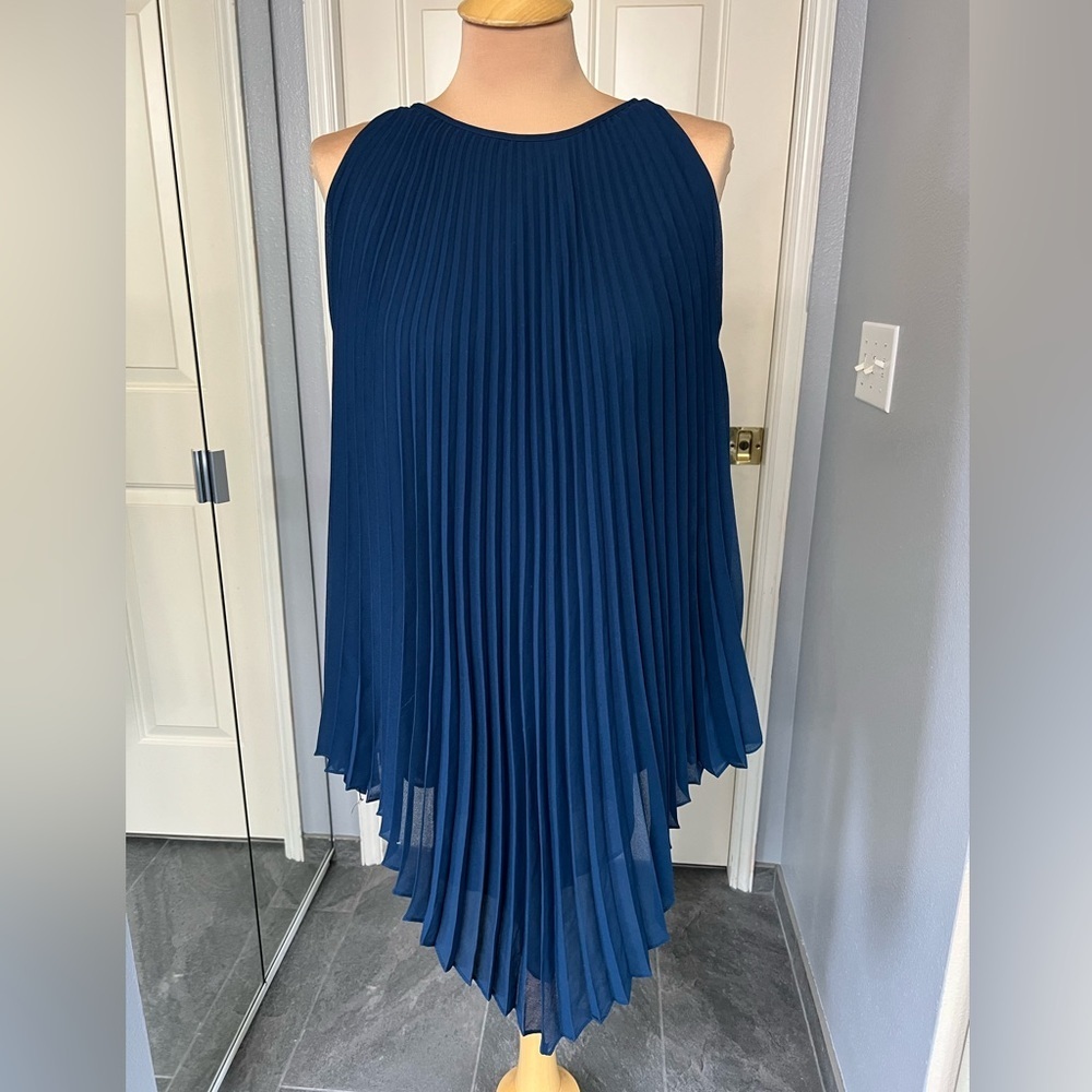 Max Studio Women's Blue Pleated Short Dress Tunic Medium Asymmetric Sleeveless